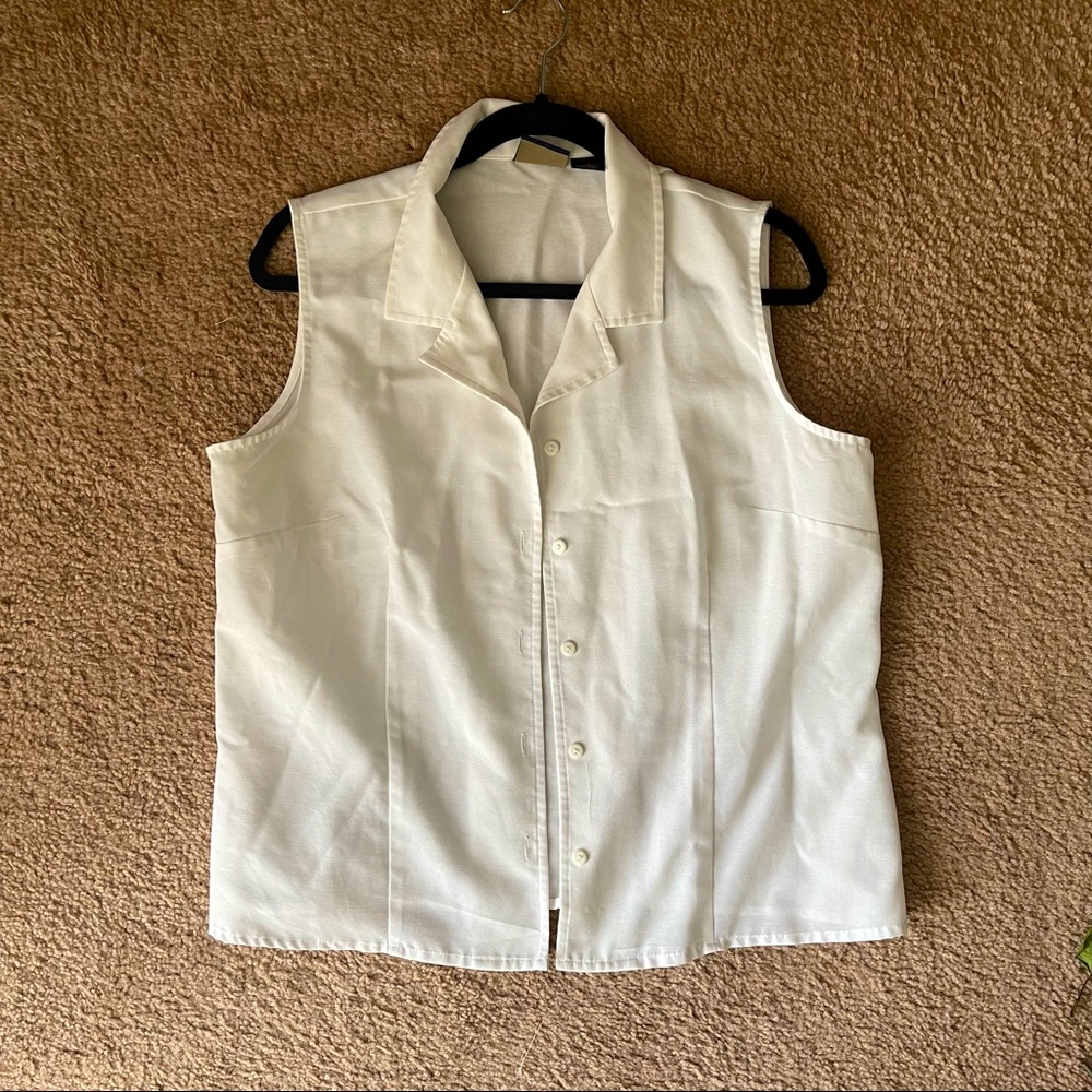 Laura Scott Sleeveless Button Down Shirt